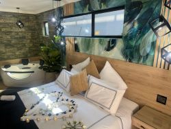 Superior King / Twin with Jacuzzi 