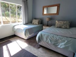 Deluxe 2-Bedroom Aloe Arbour Cottage 2