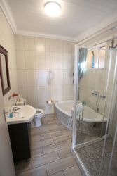 Room 4 Bathroom