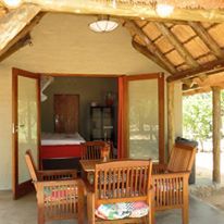 Veranda Cheetah Lodge