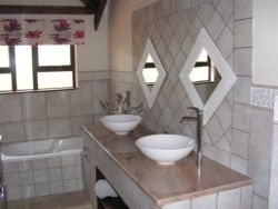 Bathroom Sunbird Cottage