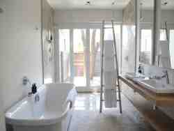 Luxury Room En-Suite Bathroom