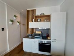 Fully equipped kitchenette
