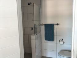 Unit 6 - En Suite Bathroom
