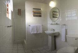 Bathroom / Captains Cabin