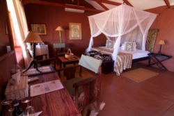 Bagatelle-Kalahari-ResDest-Namibia-Strohball Chalet