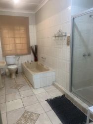 Luberon bathroom and shower