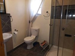 Queens Chambers Bathroom
