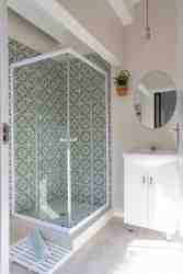 Room 9 shower
