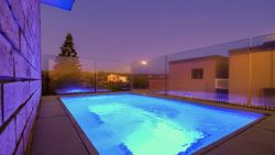 Splash pool/heated jacuzzi