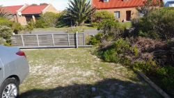 Fence is strands