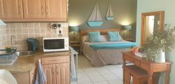 Kitchenette & bedroom