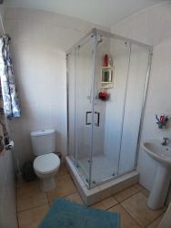 En suite shower