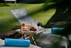 BonBini - poolside snack platter