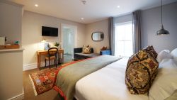 Classic/Family Room