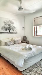 Browns Cabin bedroom 1