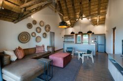 Buckler's Family Room - Lounge - Kitchen