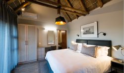 Buckler's Family Room - Room 1