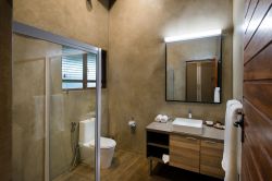 Buckler's Superior Bathroom