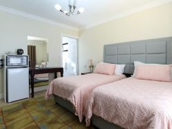 Comfy Twin Room