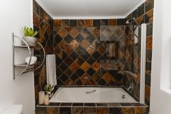 Deluxe bathroom
