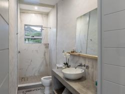 Luxury Queen Bathroom