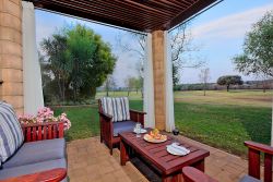 Outdoor Seating Area/Patio