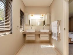 Bedroom 4 Ensuite Bathroom