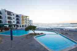 Oceanis Pool Bar