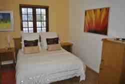 CERES 205 COTSWOLD HOUSE STANDARD ROOM QUEEN BED