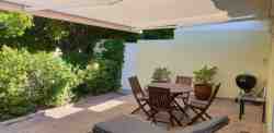 Cottage Chardonnay - Terrace with a big awning