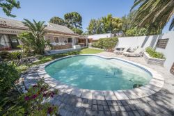Cottage Sauvignon - Swimming Pool