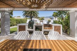 Cottage Sauvignon - Outdoor Kitchen with 