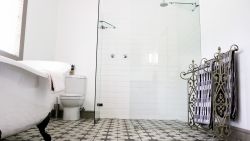 Slipper bath and roll-in shower in Petunia Place