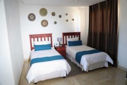 Deluxe double suite 5 - with separate beds (joined for couples)