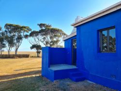 Enjoy some fresh air and an outdoor shower :)