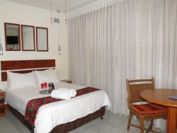 Deluxe Pink Suite