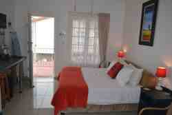 Colin Street 104, bachelor bed sitter unit