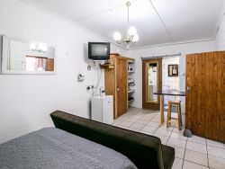 Unit 3 - Twin bed room