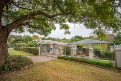 Eagles Nest B&B entrance with secure undercover parking - 3 garden flats