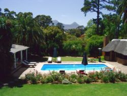 Easy Five Pool and mountain view