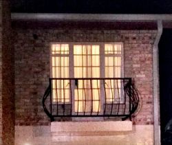 Santa room sleeps 2.  Eighteen steps. Great mountainview. Fully equipped for self catering. Bathroom with shower. 
