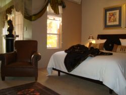 Queen room with shower