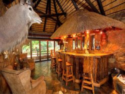 Restaurant / Bar area