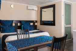 Self cater unit with pool view 