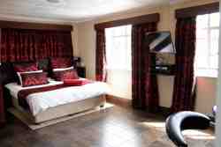 2nd floor self catering unit with pool view