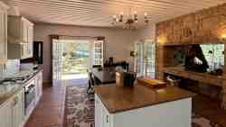 Elm Tree House - Dullstroom - Kitchen-dining