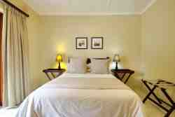 Room with double bed