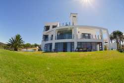 Fly me to the Moon Guest House