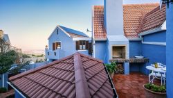 Seafacing balcony with BBQ/Braai
